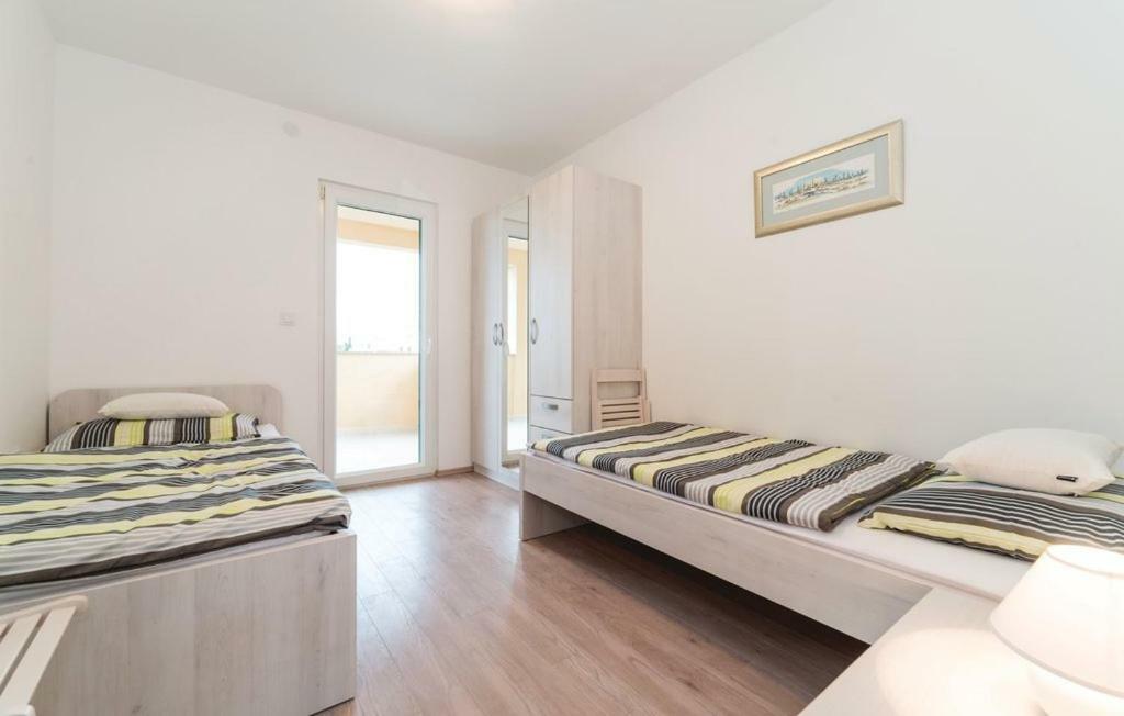 Apartman Dora Povljana Exterior foto