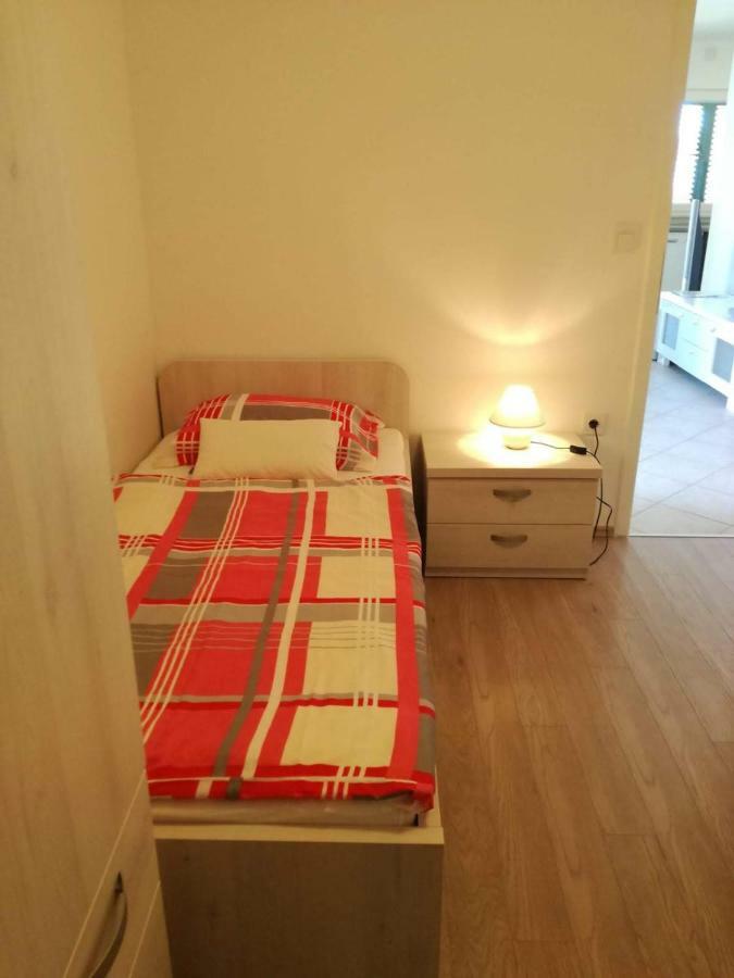 Apartman Dora Povljana Exterior foto
