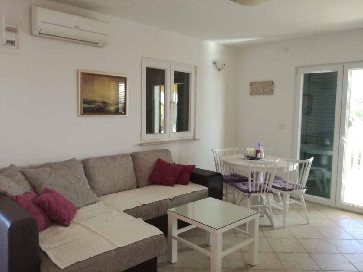 Apartman Dora Povljana Exterior foto